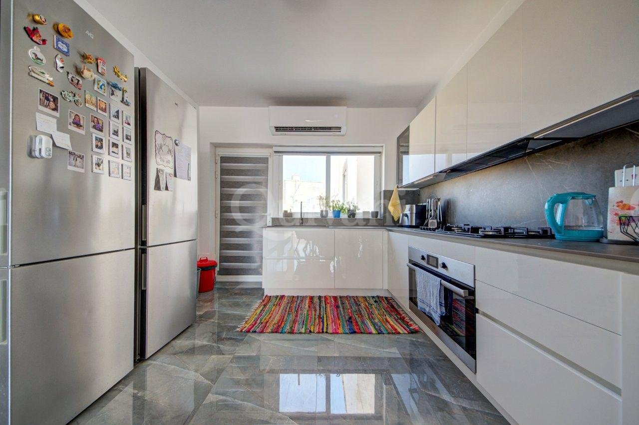 Santa Venera Duplex Penthouse with full ownership of Airspace