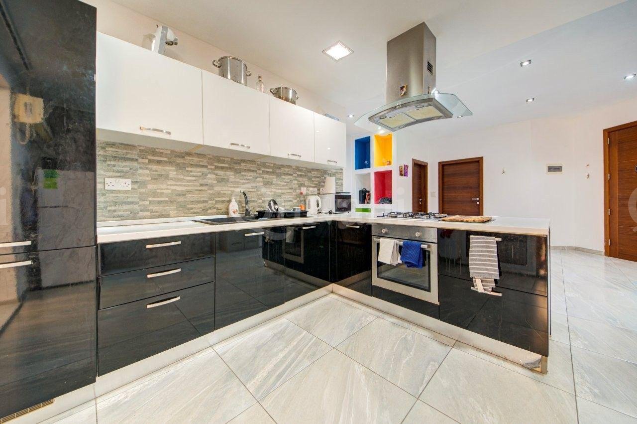 Santa Venera Duplex Penthouse with full ownership of Airspace