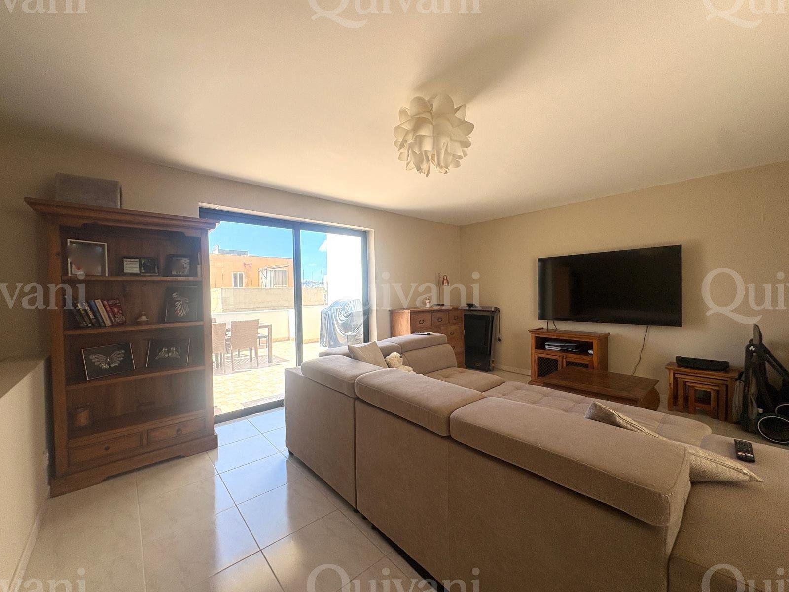 Duplex Penthouse with Airspace in St Paul's Bay