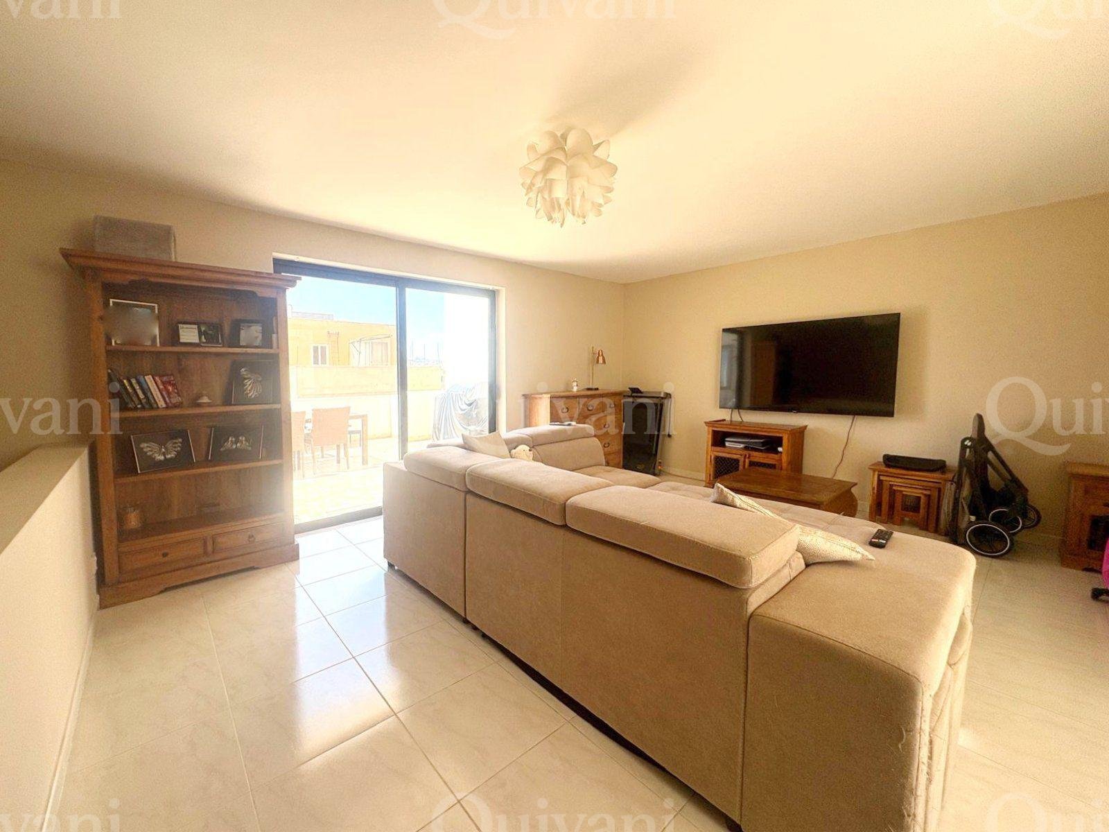 Duplex Penthouse with Airspace in St Paul's Bay