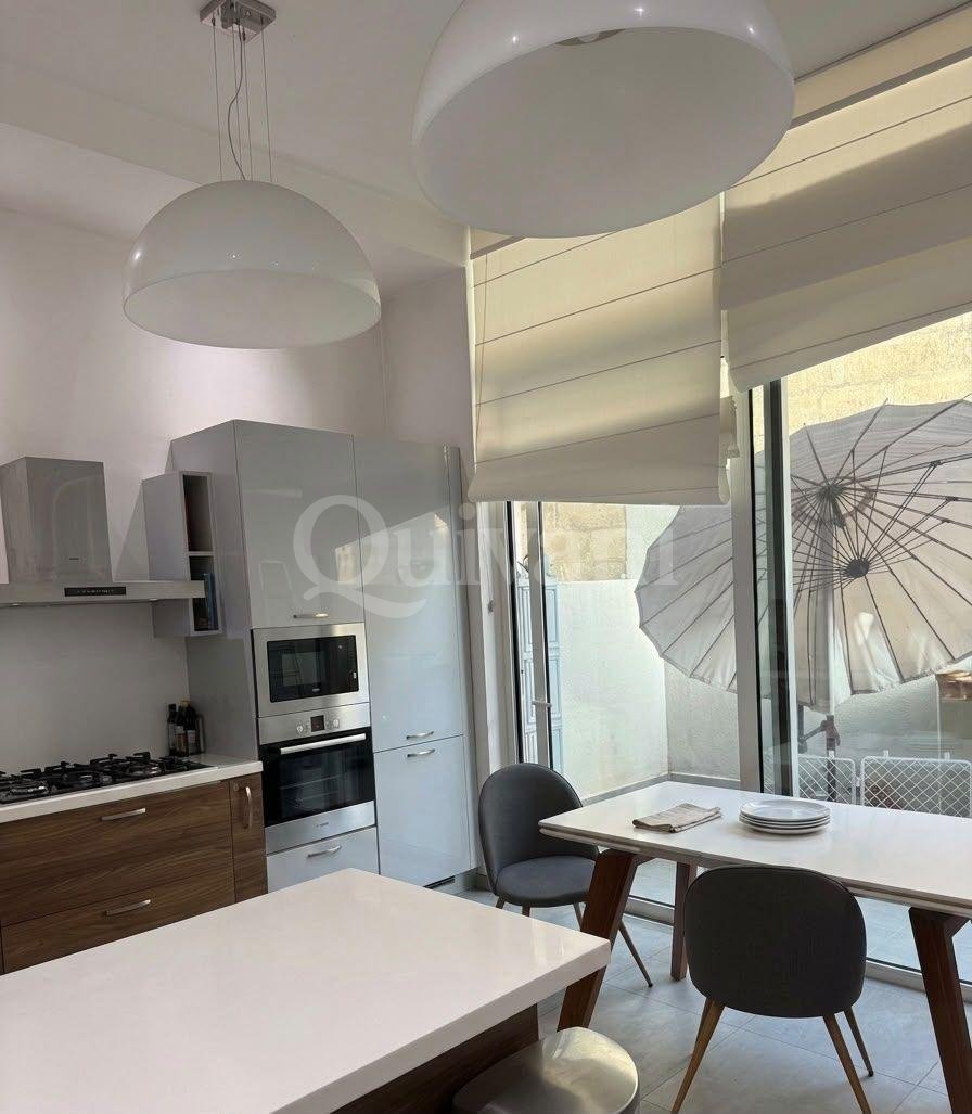 Townhouse in Hamrun with Street Level Garage