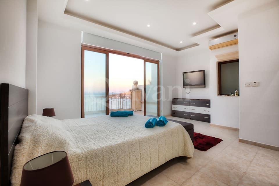 Bugibba, Furnished Penthouse
