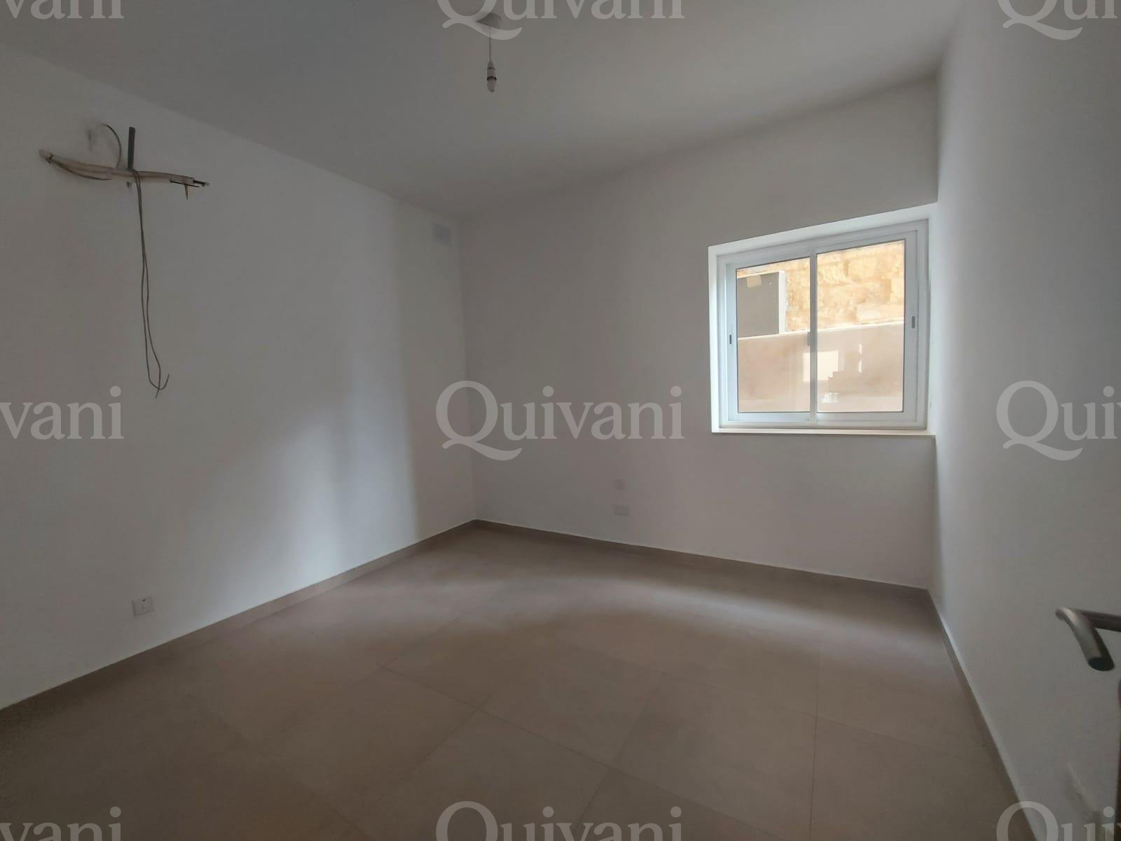 Qawra, Finished Garage