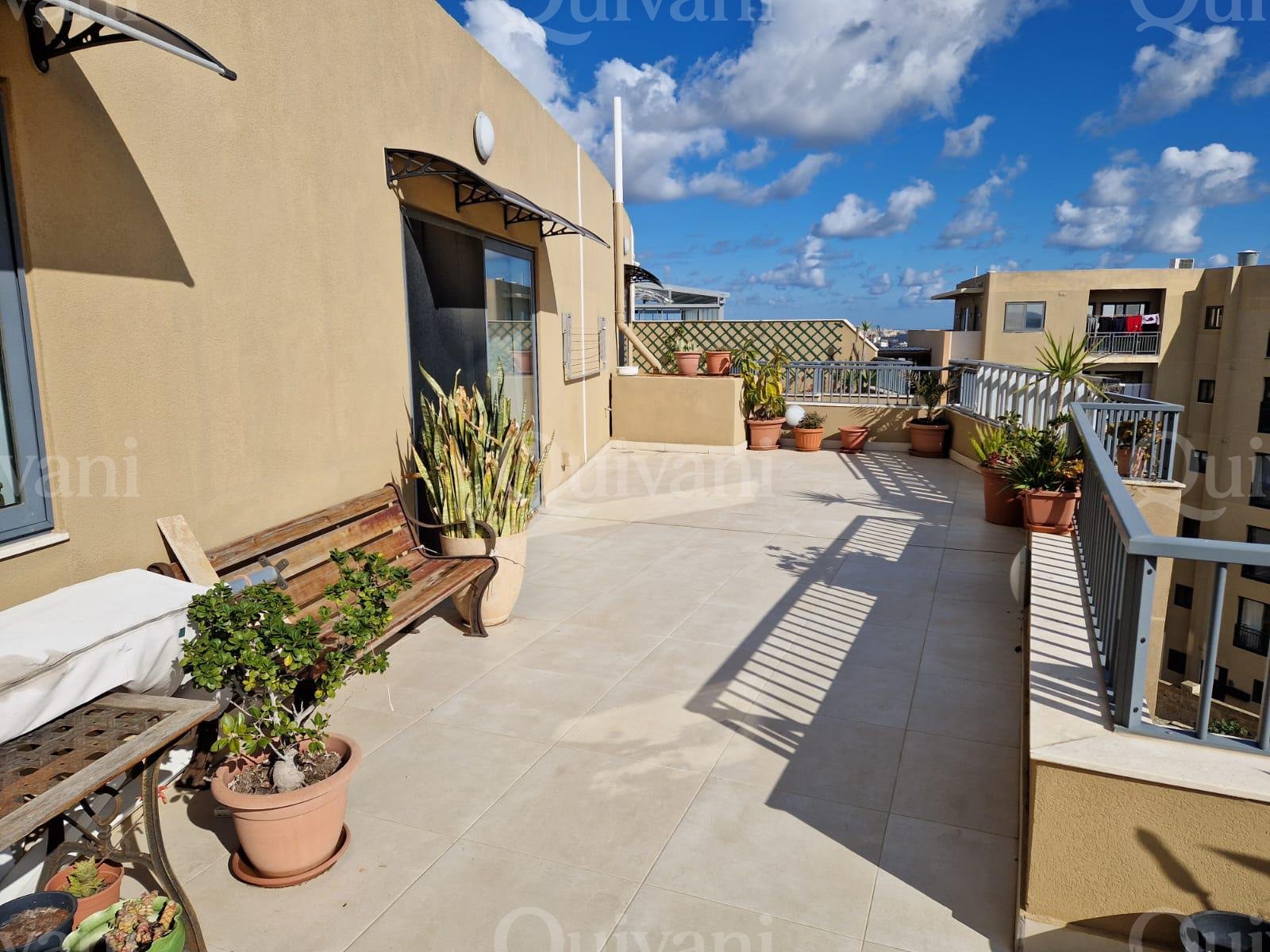 Luqa, Furnished Penthouse