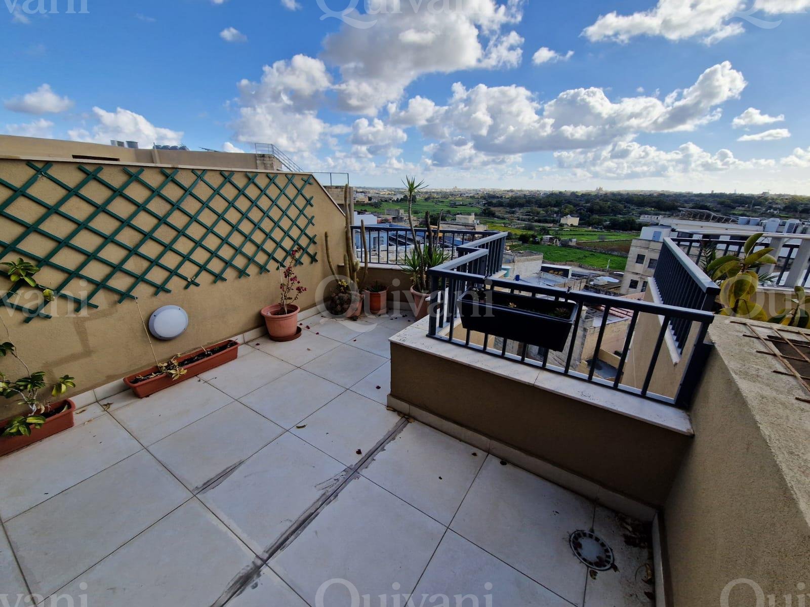 Luqa, Furnished Penthouse