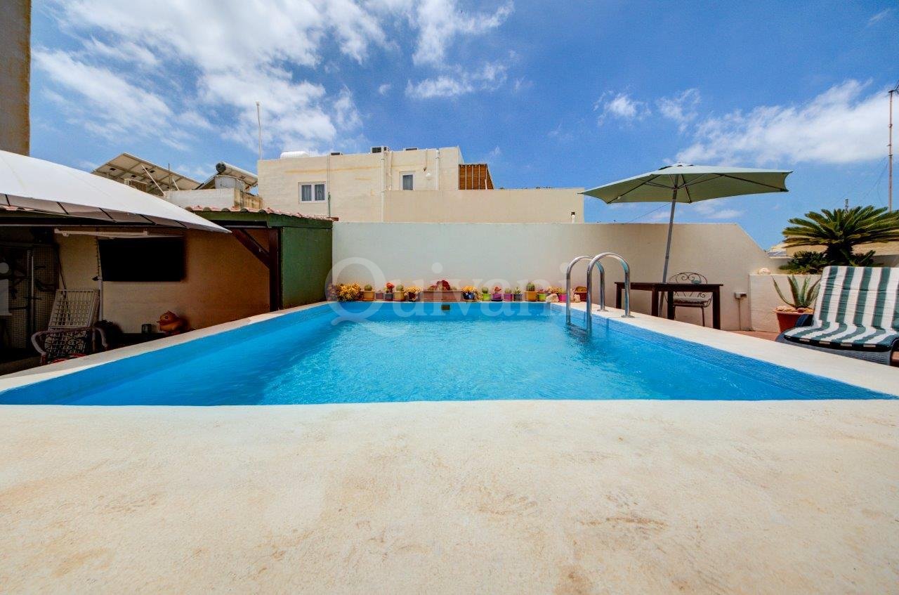 Dingli, Converted House of Character