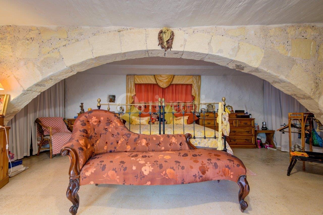 Dingli, Converted House of Character