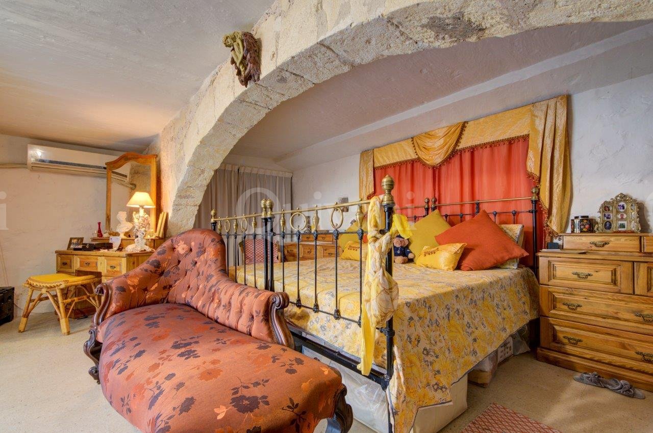 Dingli, Converted House of Character