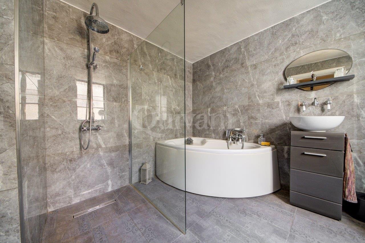 Dingli, Converted House of Character