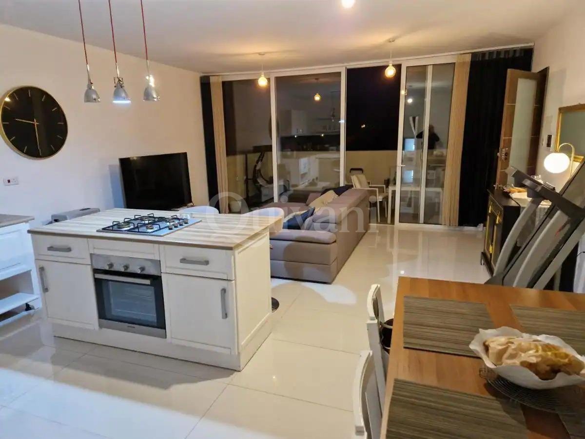 Luqa, Furnished Penthouse
