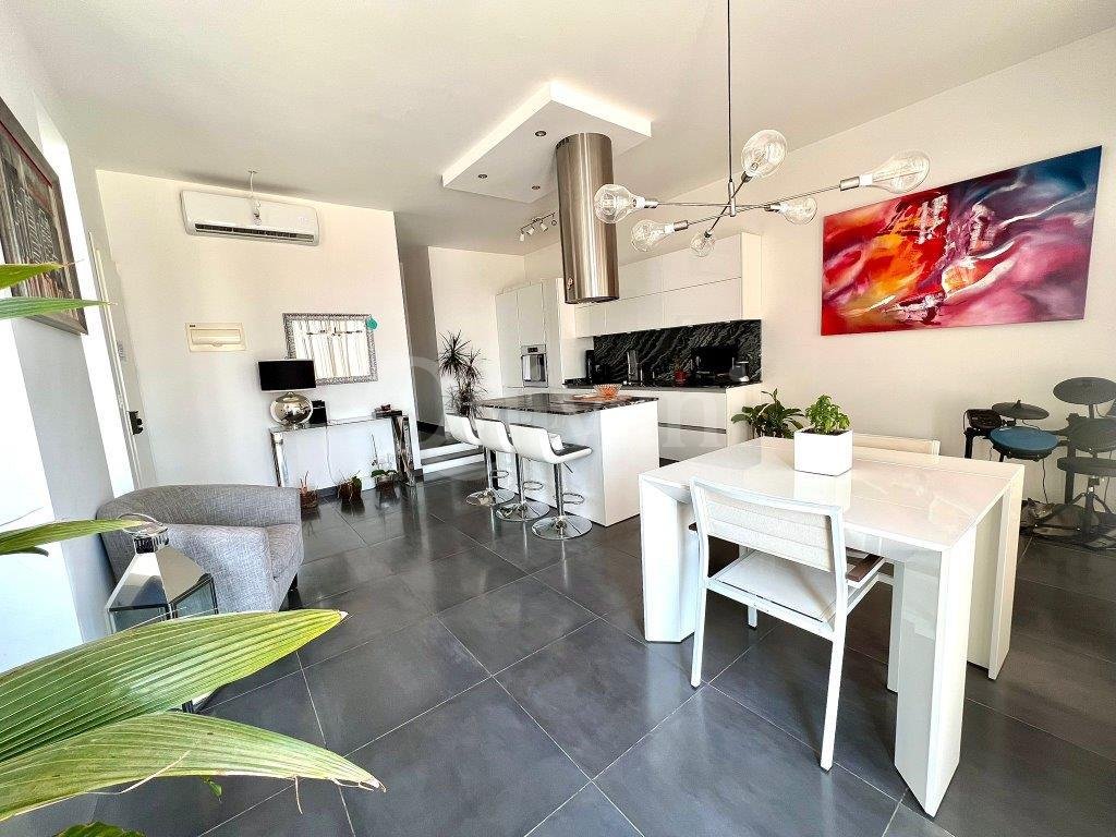 Manikata, Furnished Penthouse