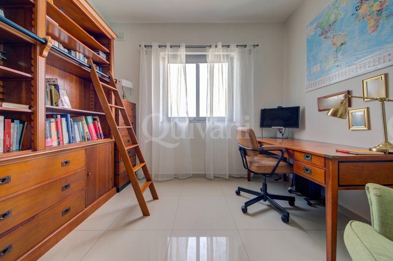 Kalkara, Finished Corner Apartment