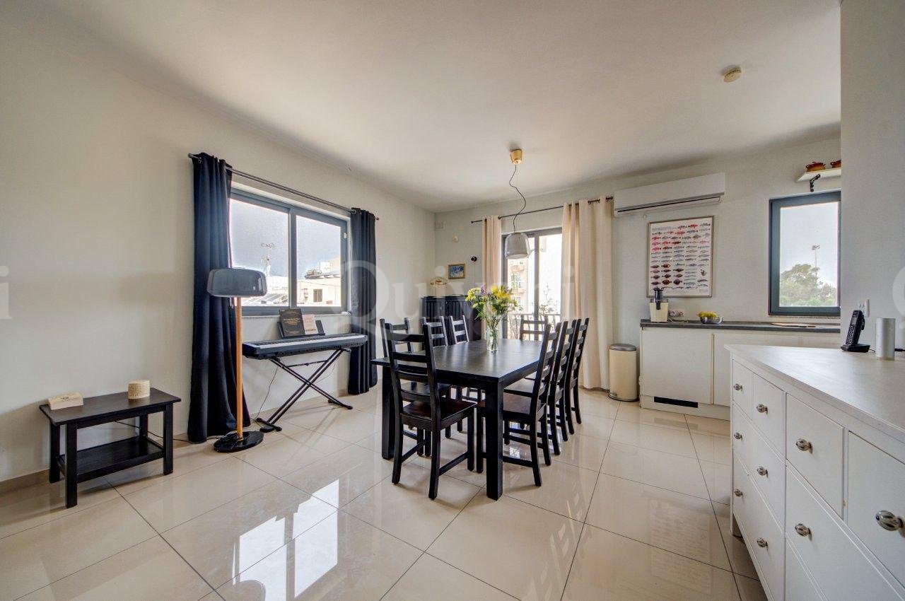 Kalkara, Finished Corner Apartment
