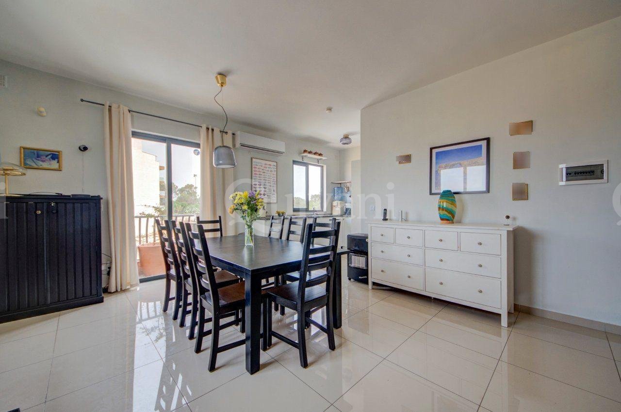 Kalkara, Finished Corner Apartment