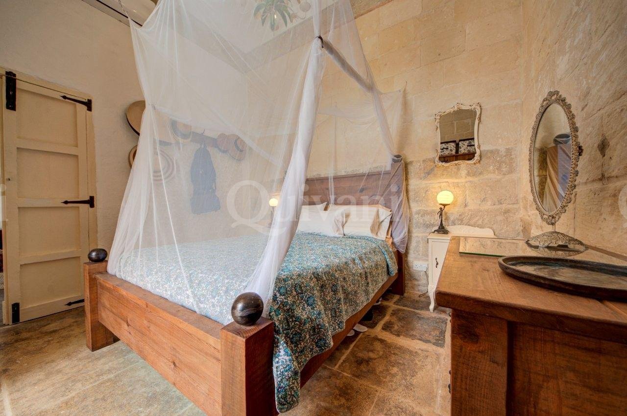 Beautifully Converted House of Character with Courtyard & Large Terrace