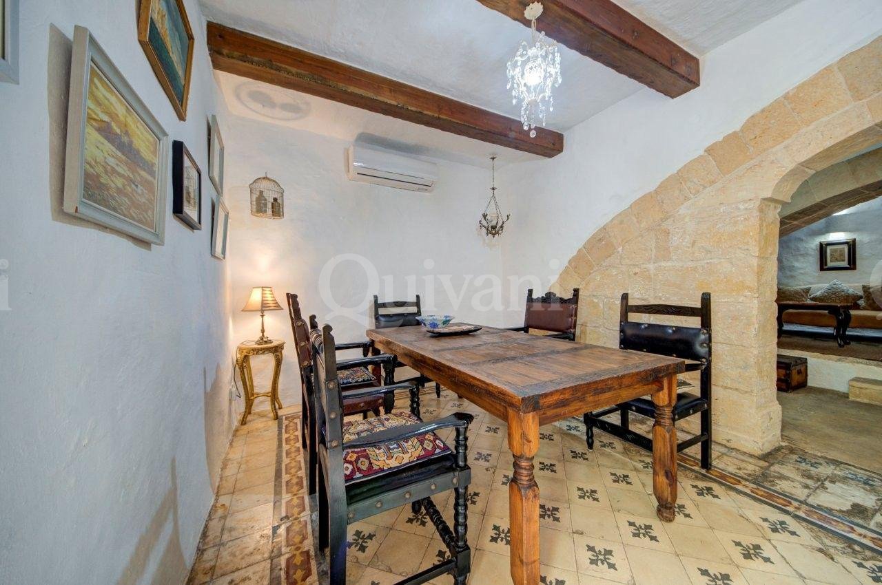 Beautifully Converted House of Character with Courtyard & Large Terrace