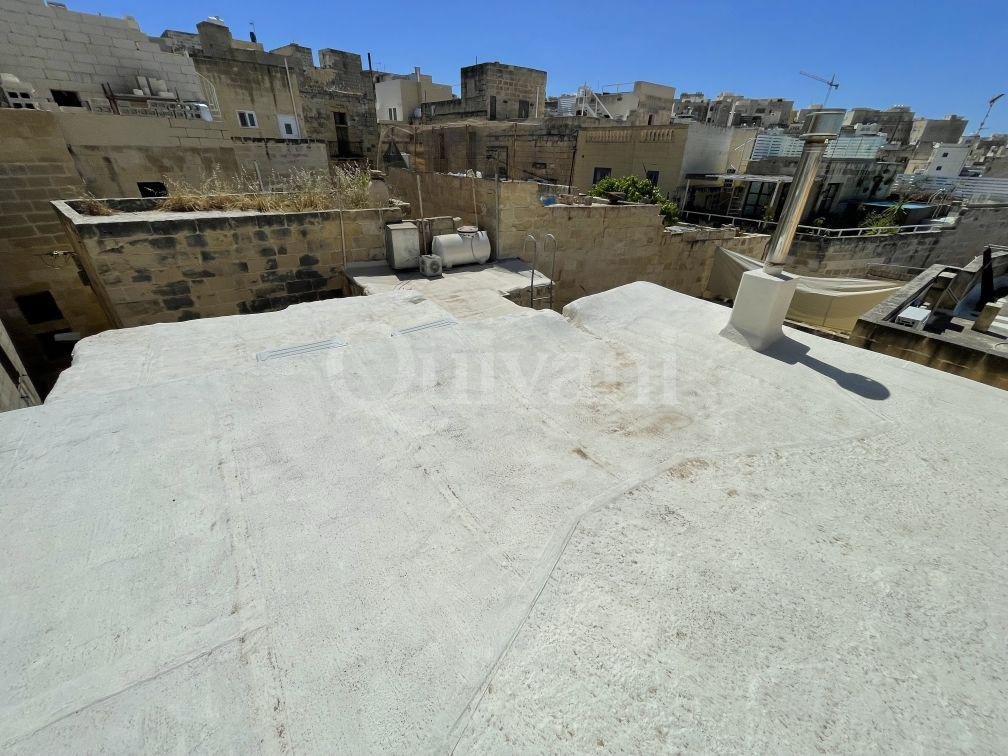 Beautifully Converted House of Character with Courtyard & Large Terrace