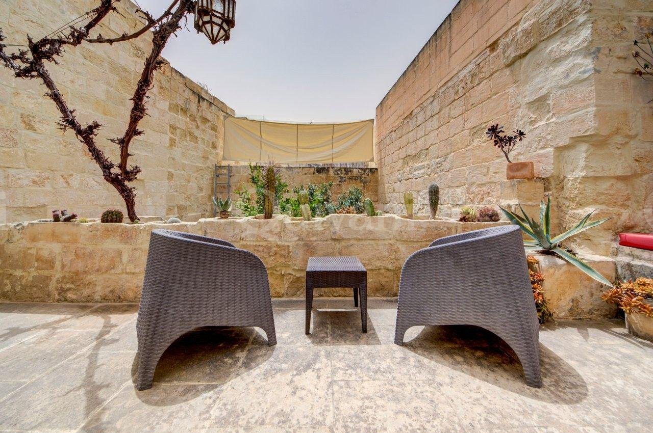Beautifully Converted House of Character with Courtyard & Large Terrace