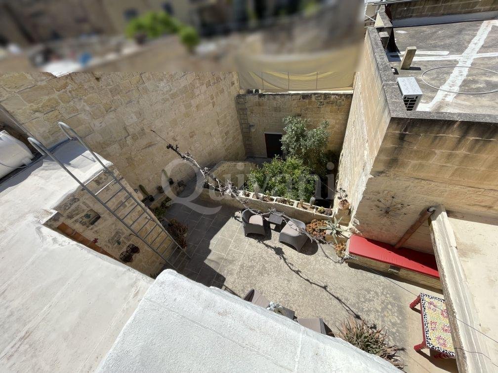 Beautifully Converted House of Character with Courtyard & Large Terrace