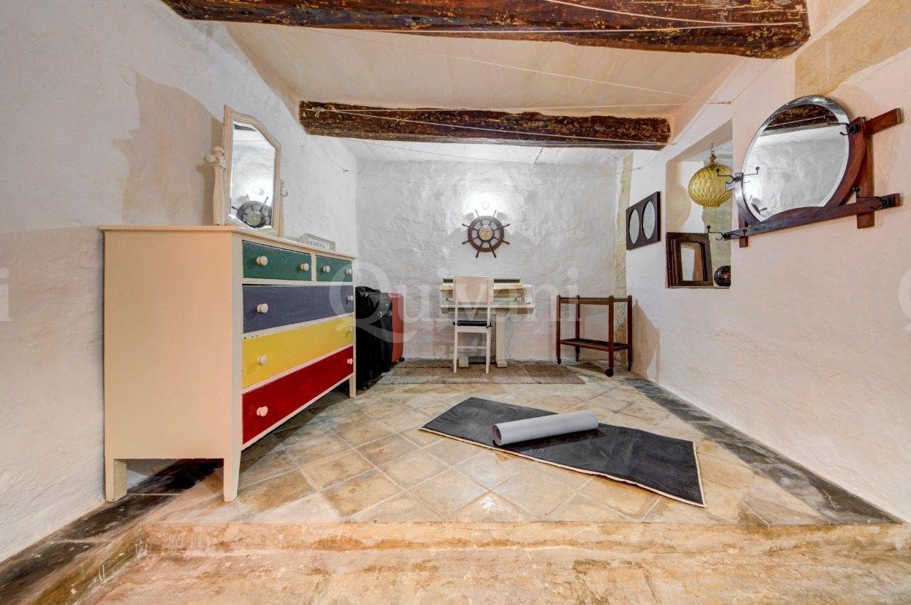 Beautifully Converted House of Character with Courtyard & Large Terrace