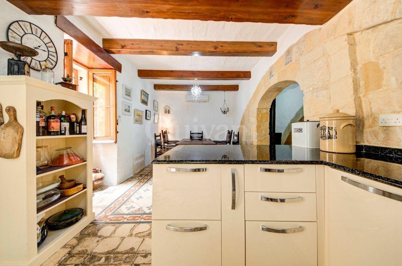 Beautifully Converted House of Character with Courtyard & Large Terrace