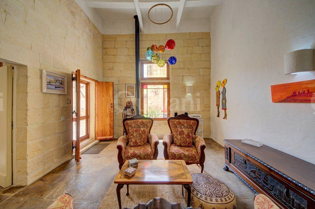 Beautifully Converted House of Character with Courtyard & Large Terrace