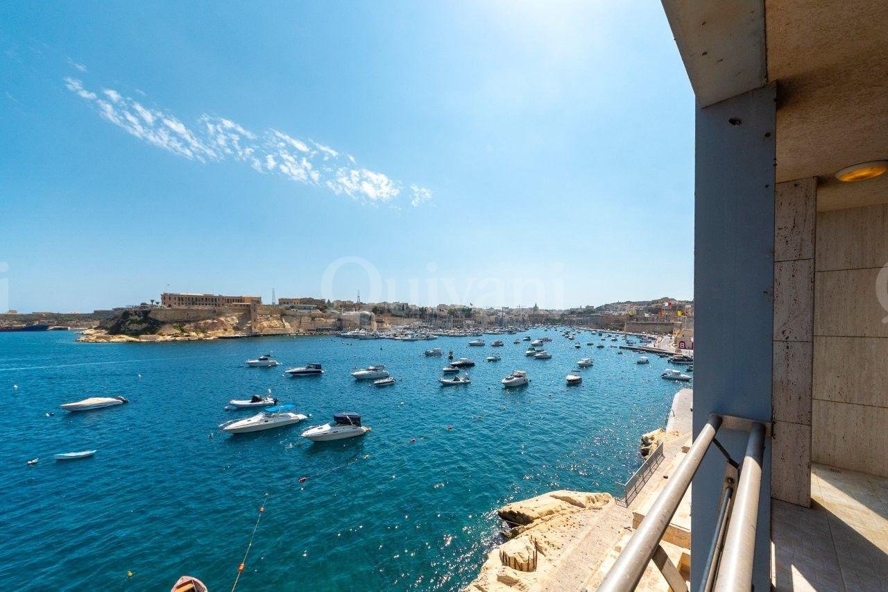 Luxury Apartment with Excellent views