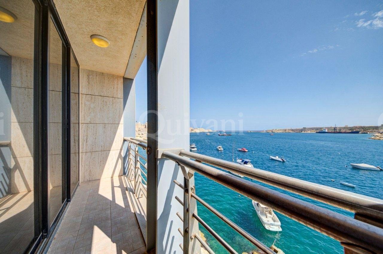 Luxury Apartment with Excellent views