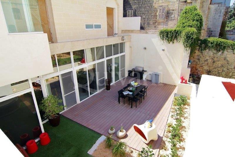 Birkirkara, Furnished Town House