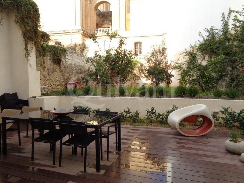 Birkirkara, Furnished Town House