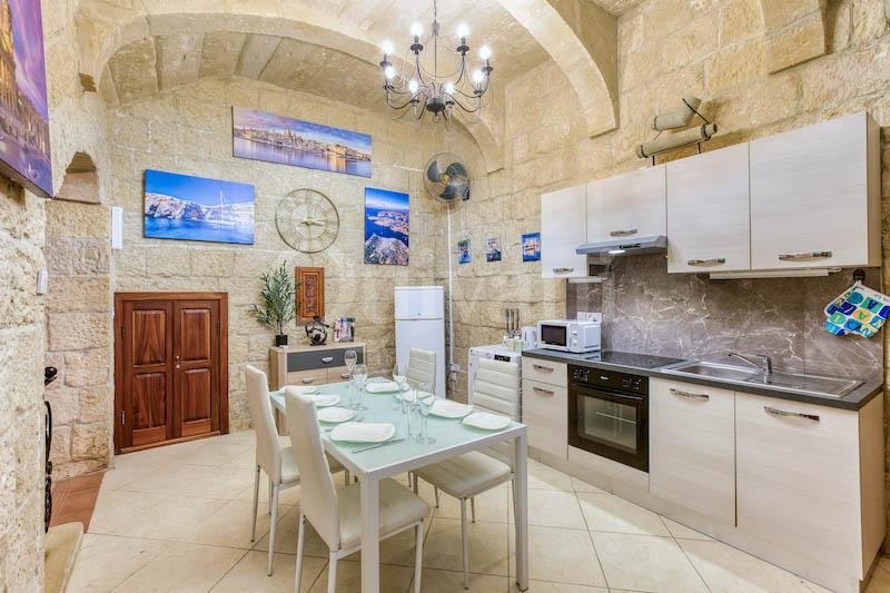 Valletta, Finished Maisonette