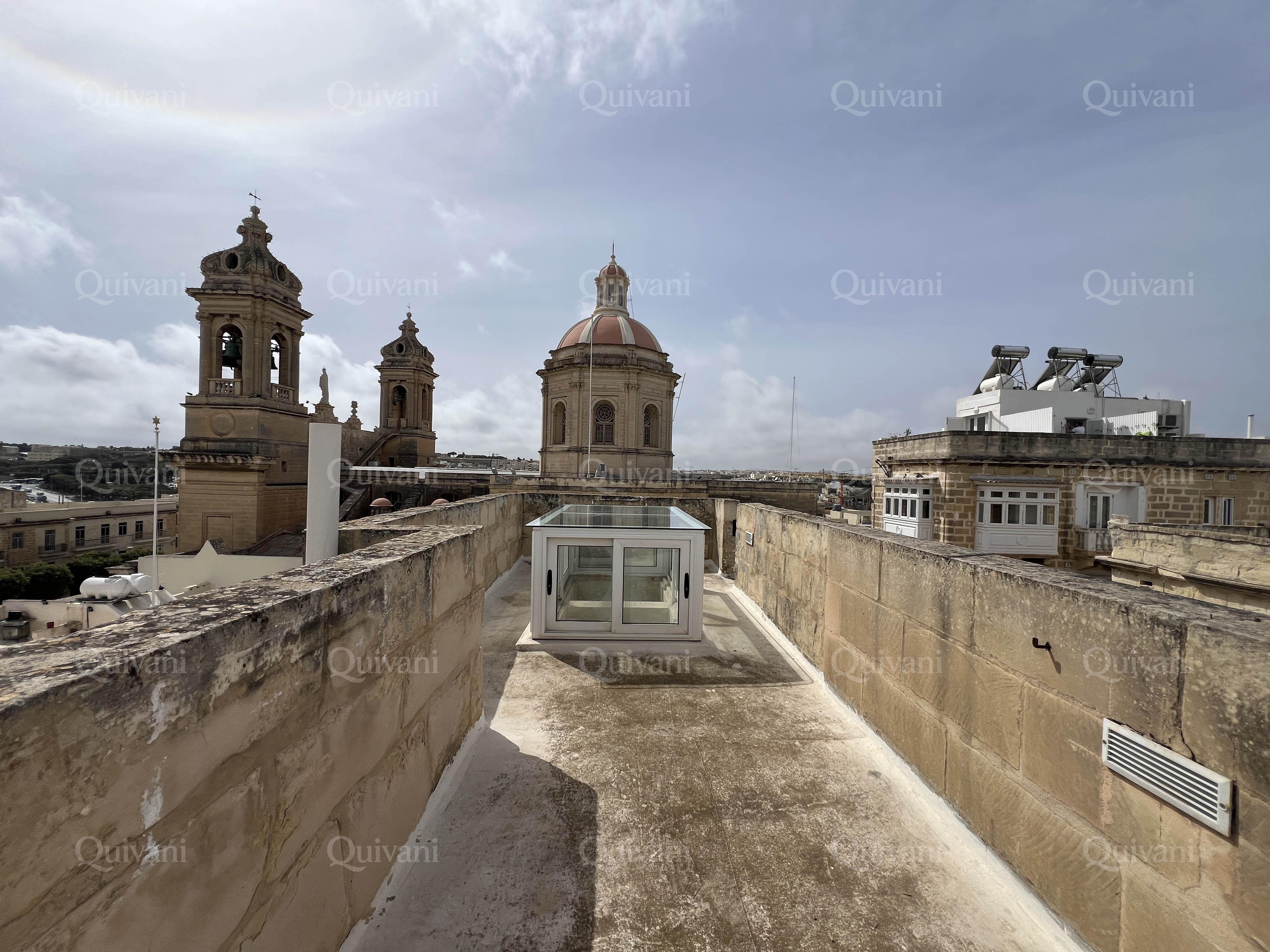 Senglea, Furnished Town House