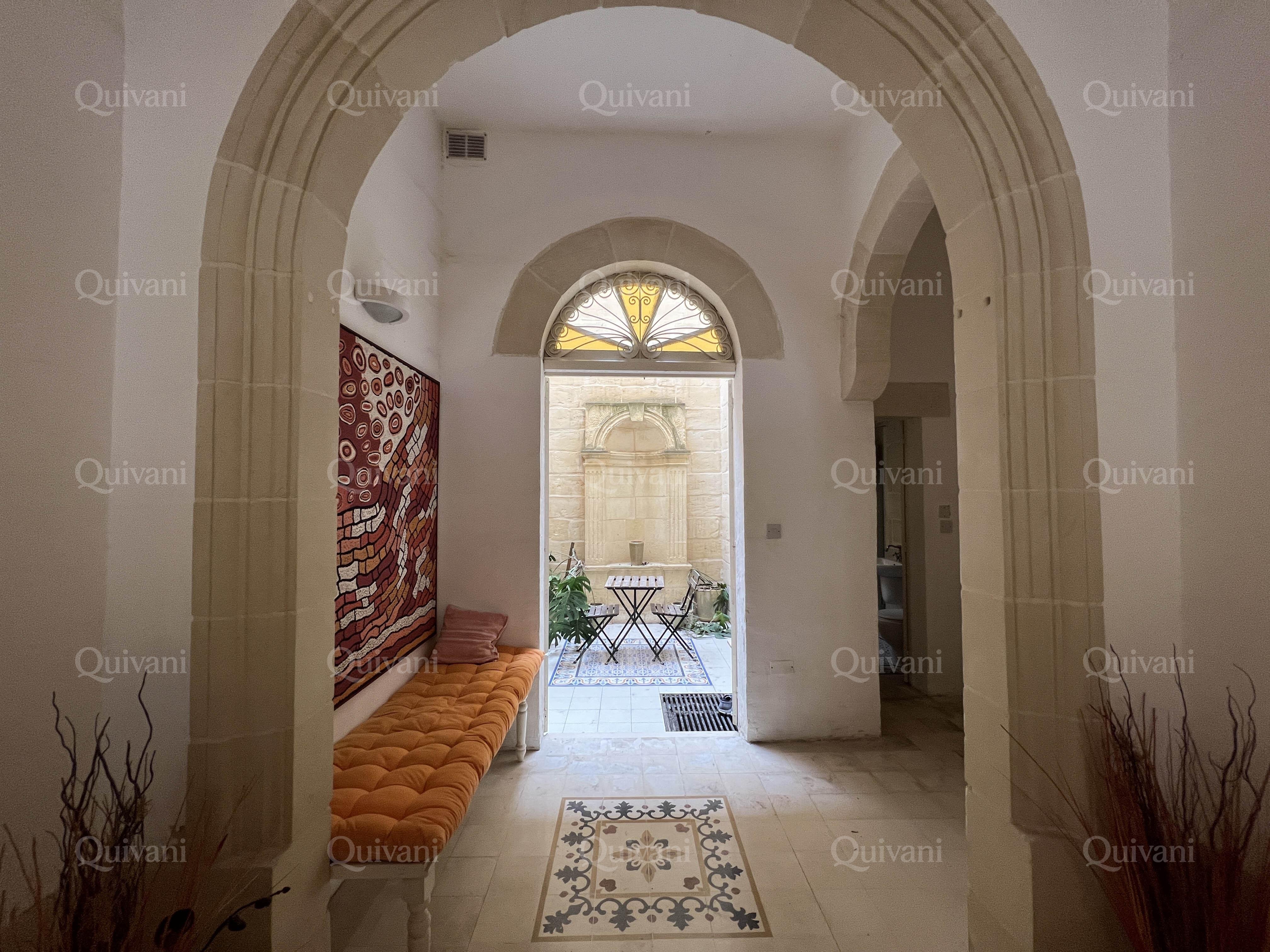 Senglea, Furnished Town House