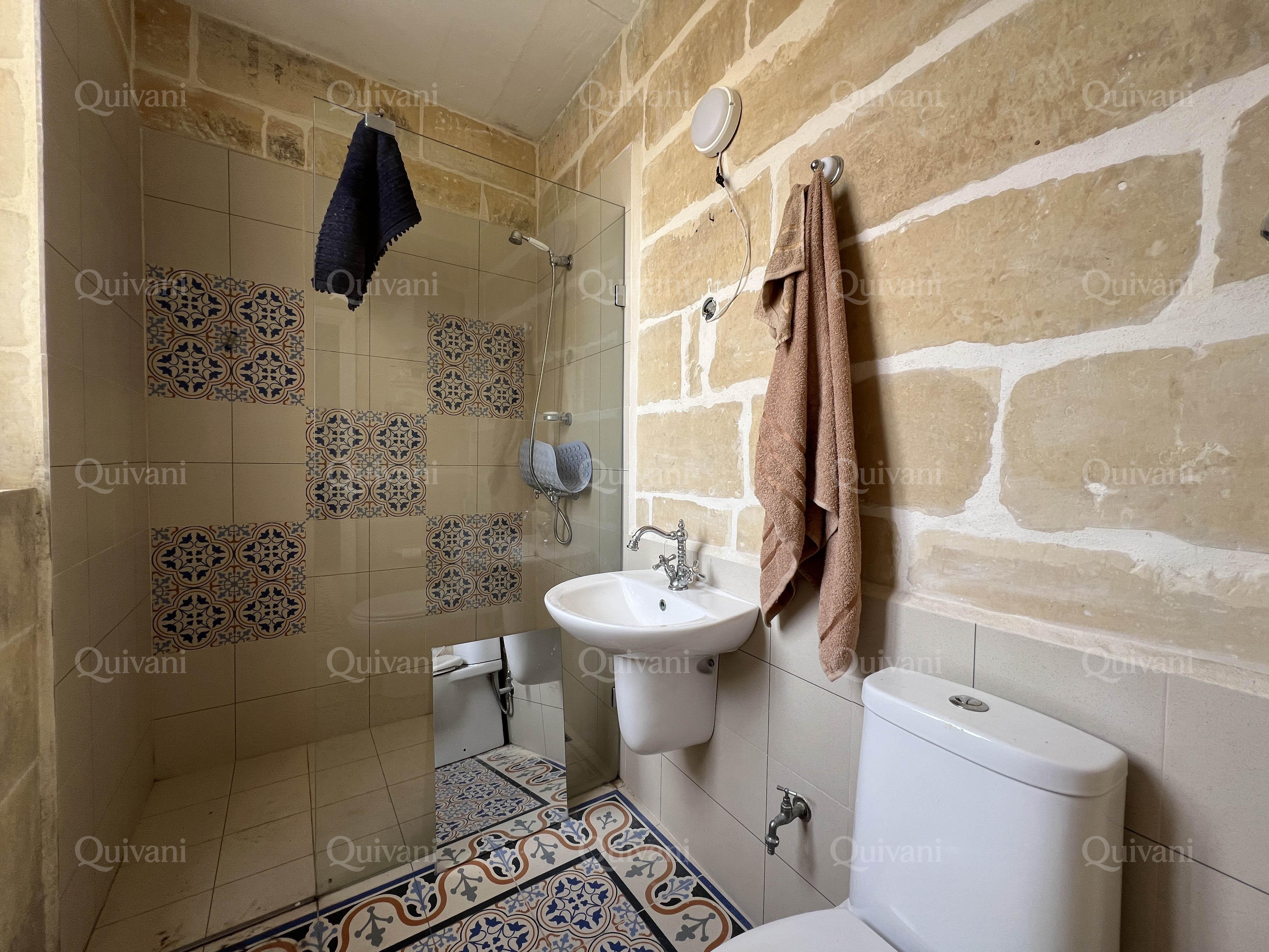 Senglea, Furnished Town House