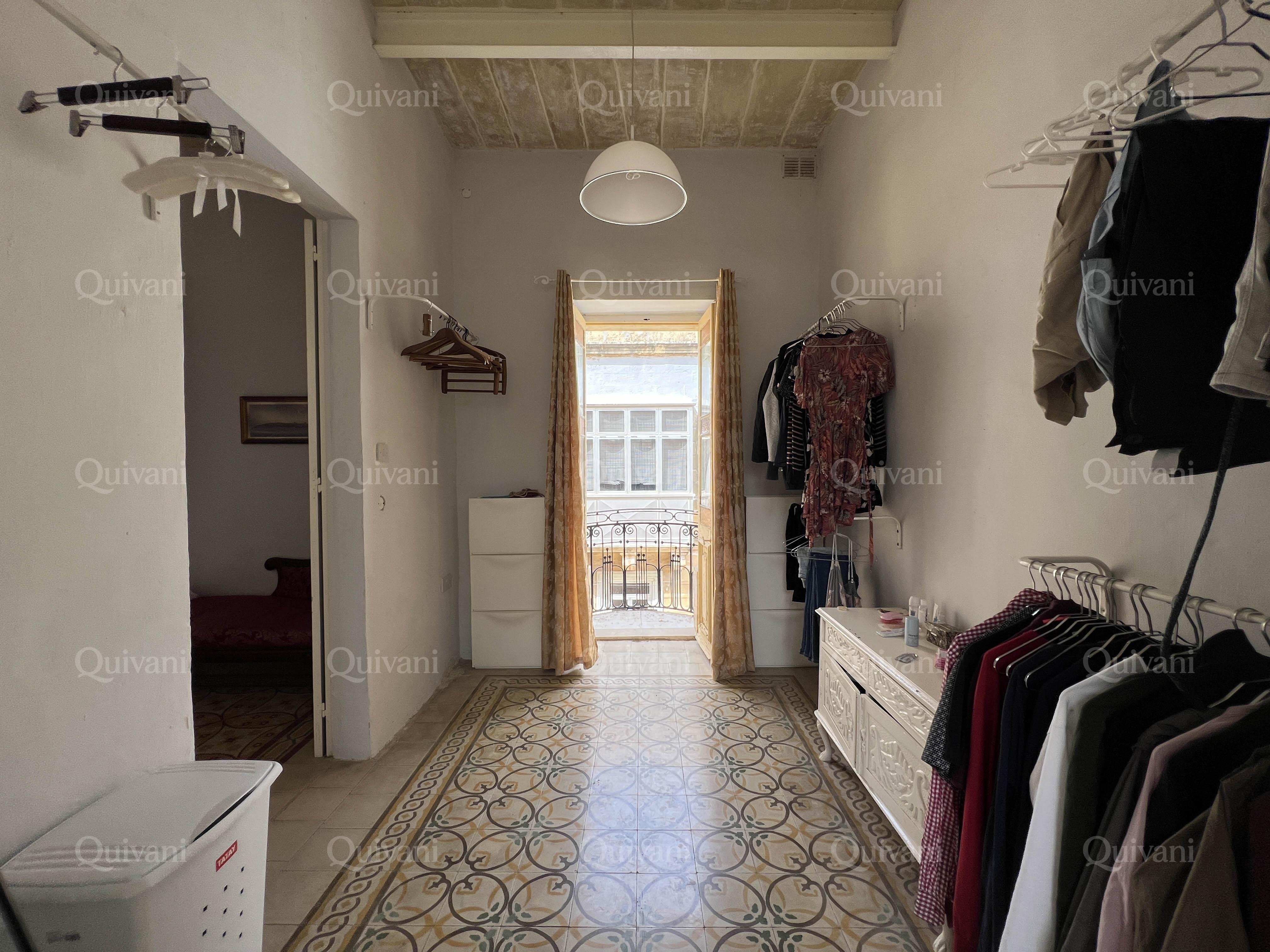 Senglea, Furnished Town House