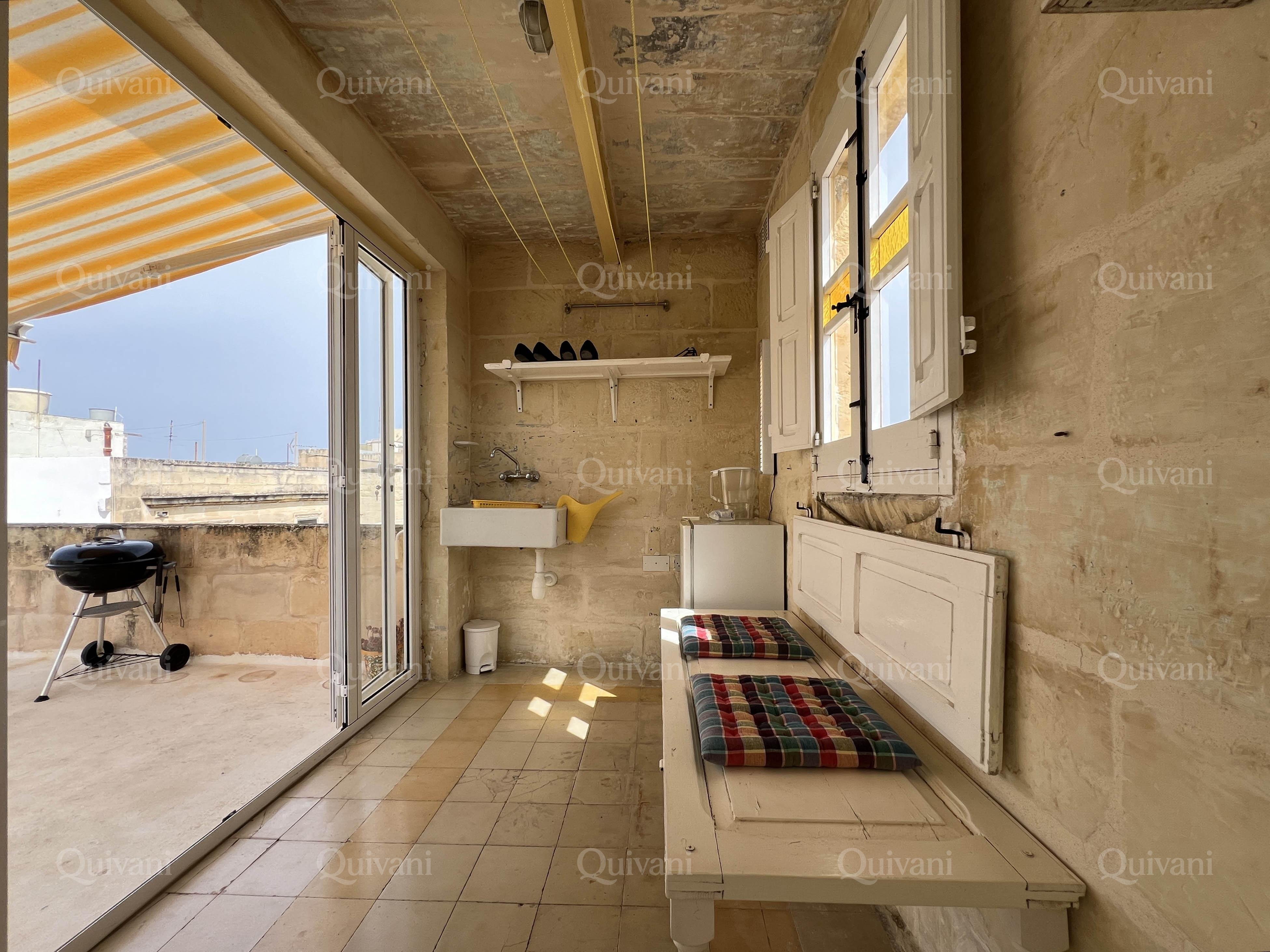 Senglea, Furnished Town House