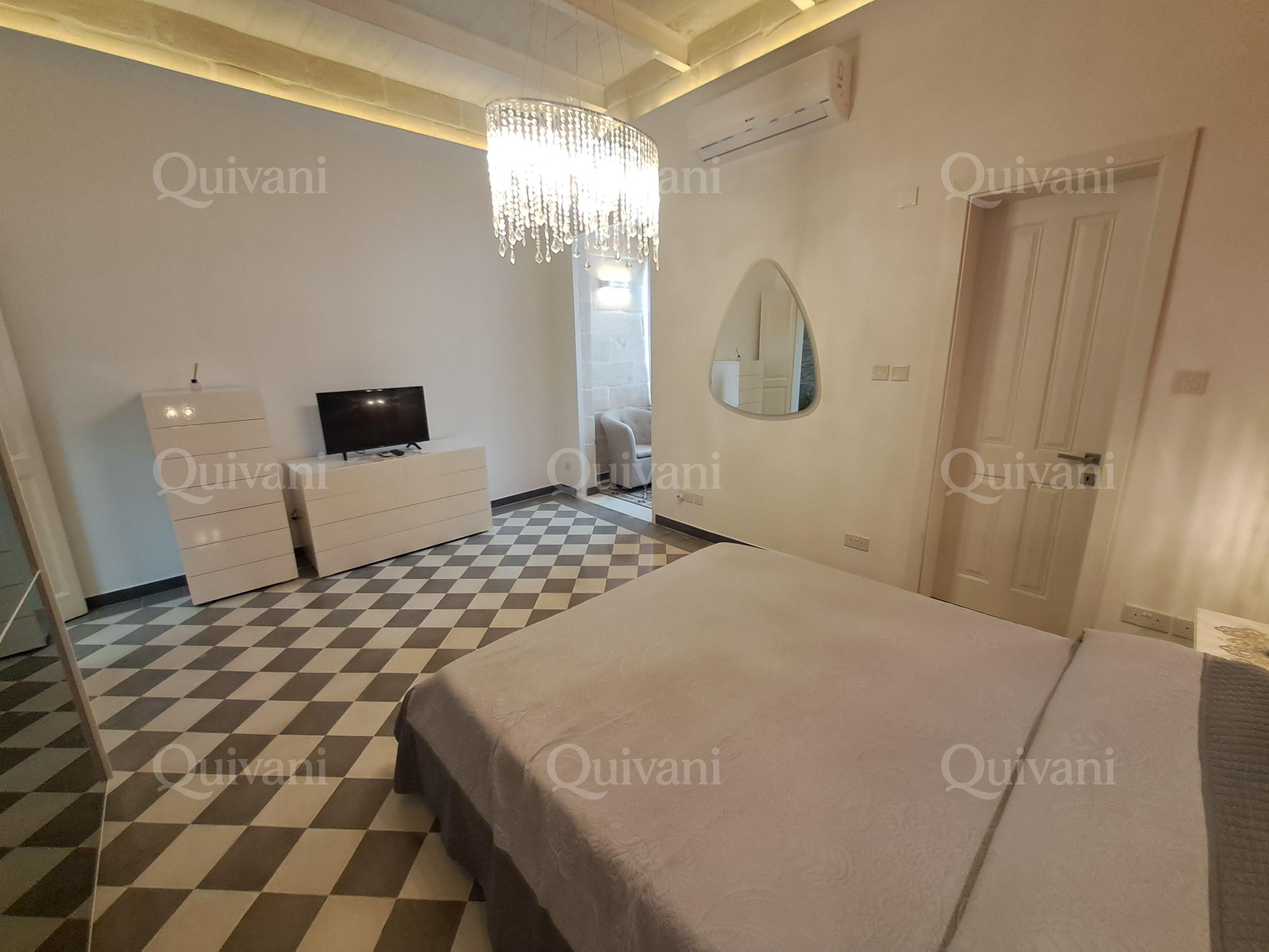 Tarxien, Furnished Town House