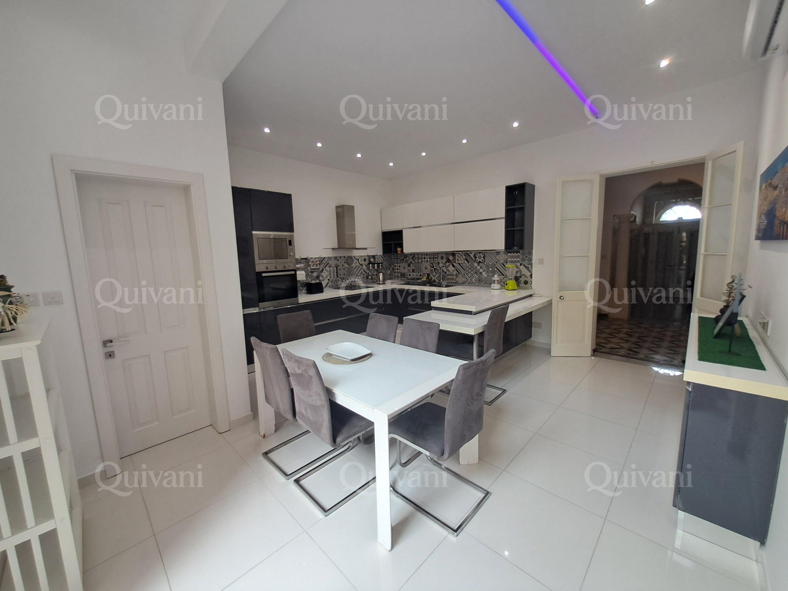 Tarxien, Furnished Town House