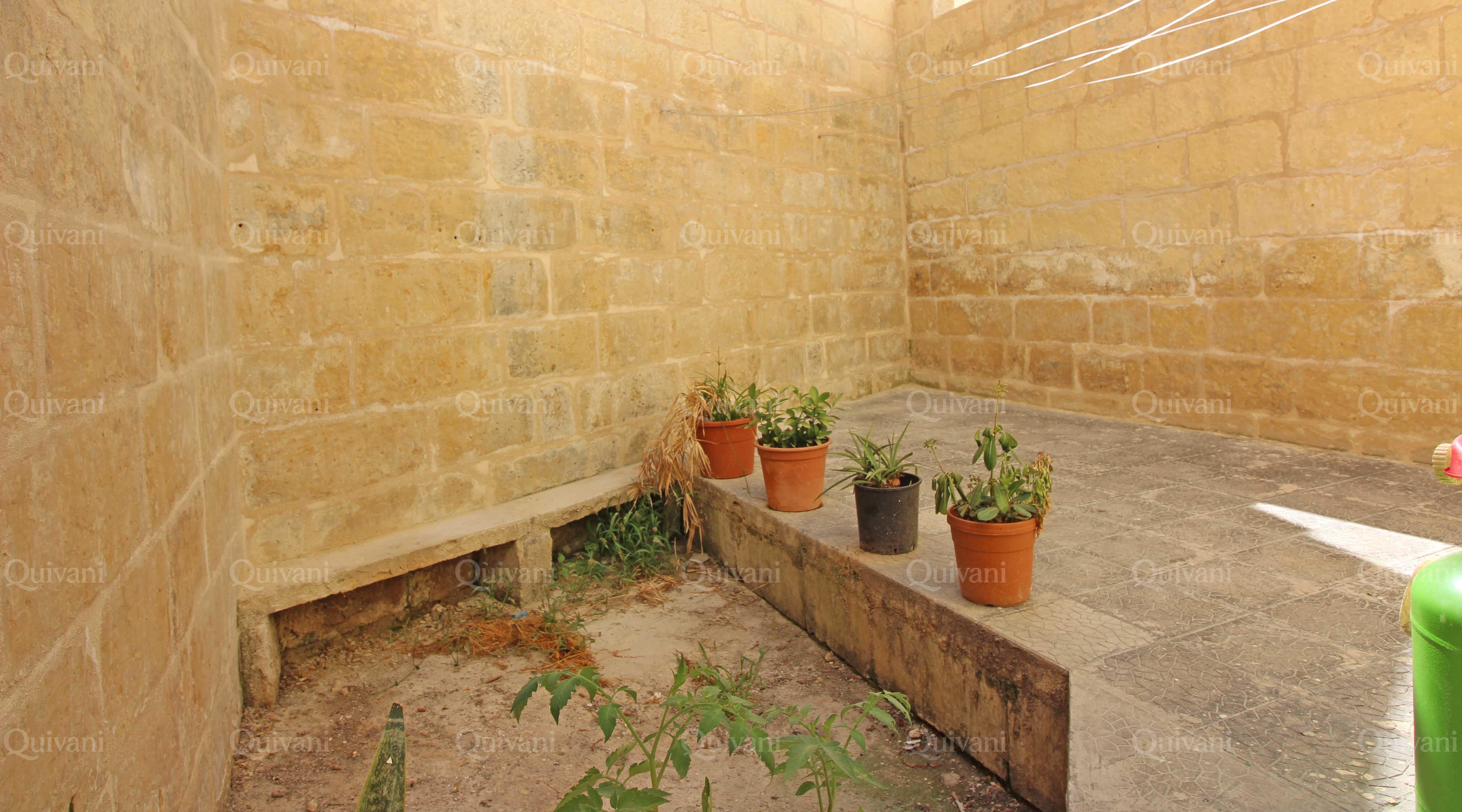 Msida, Furnished Town House