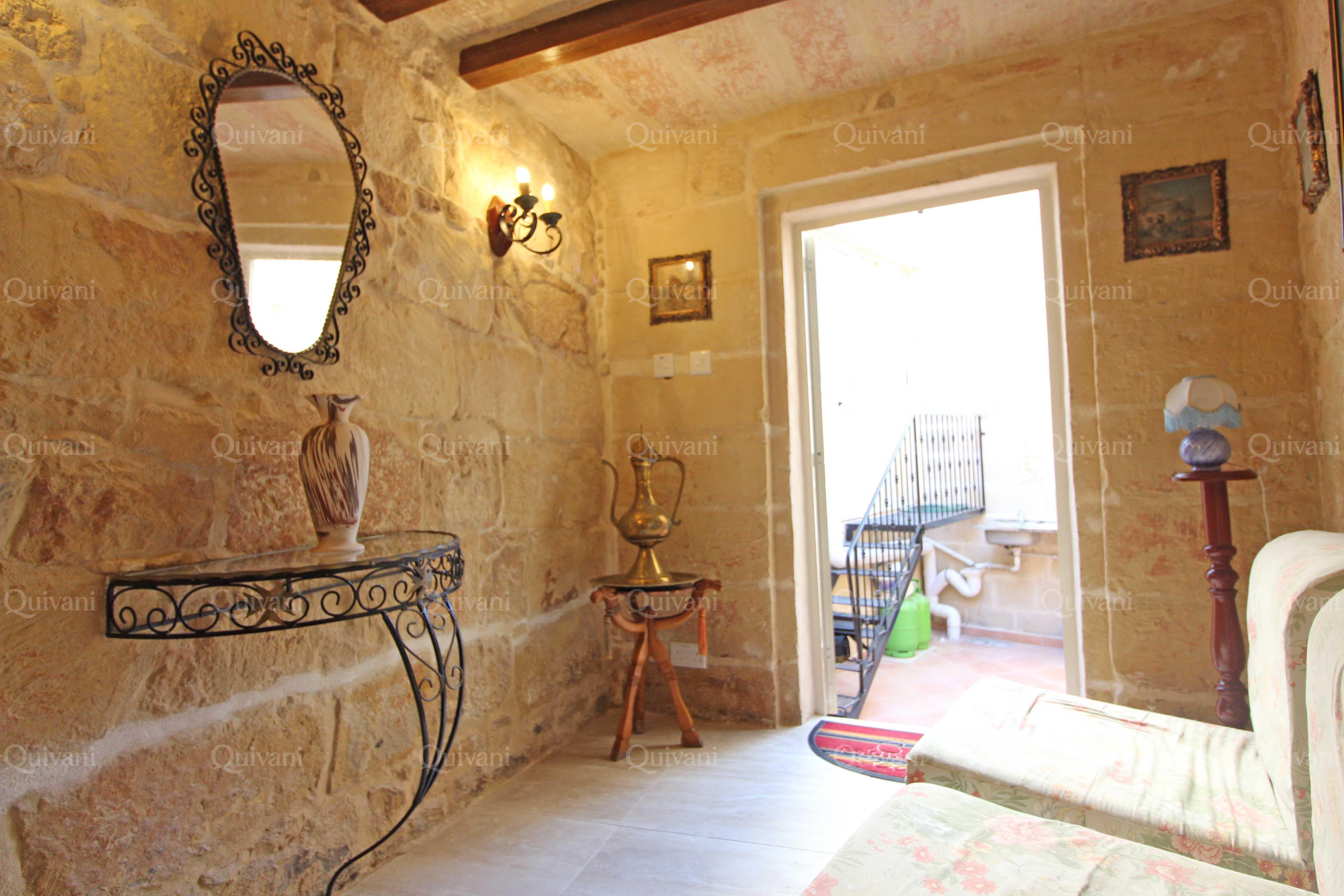 Qrendi, Furnished House of Character