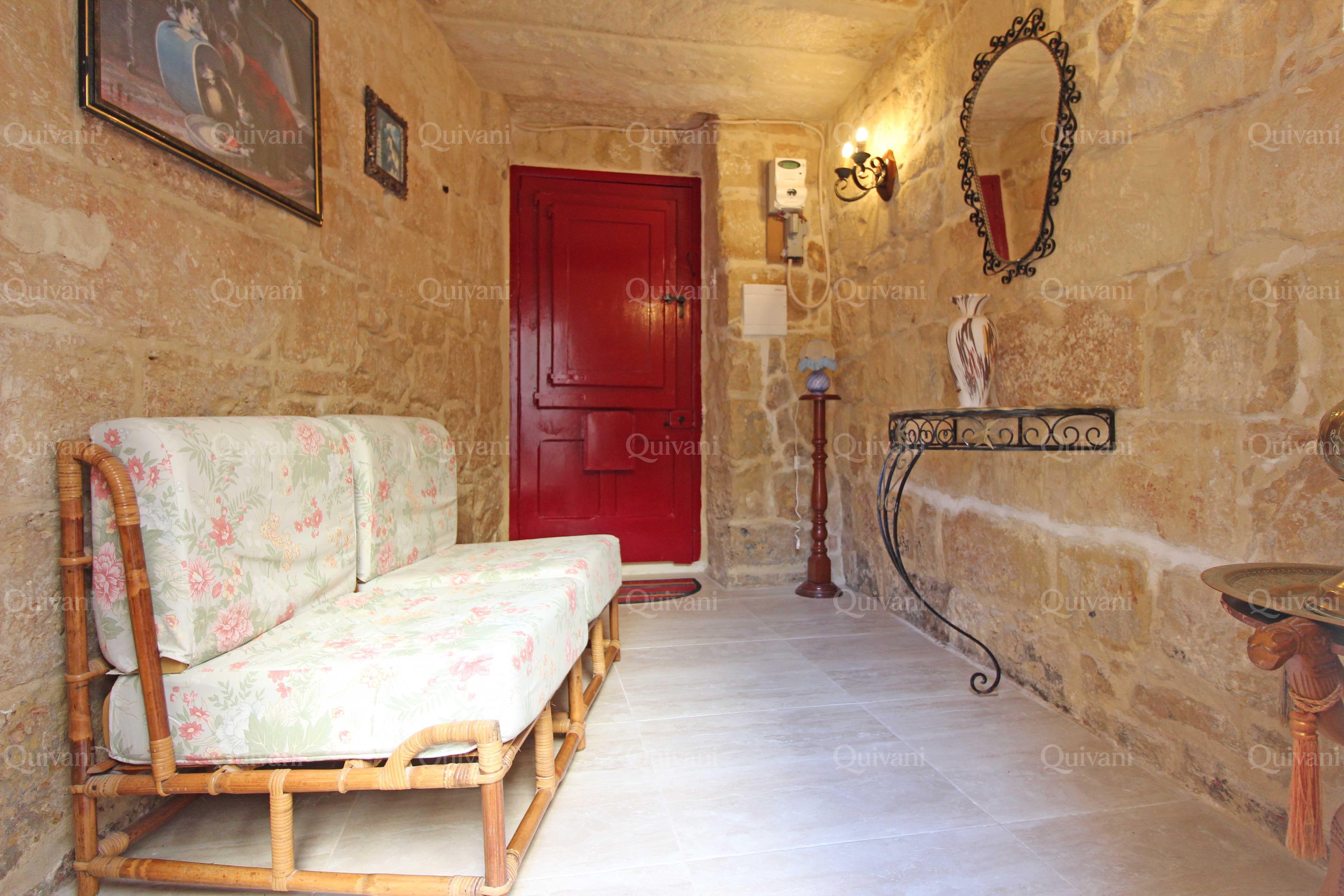 Qrendi, Furnished House of Character