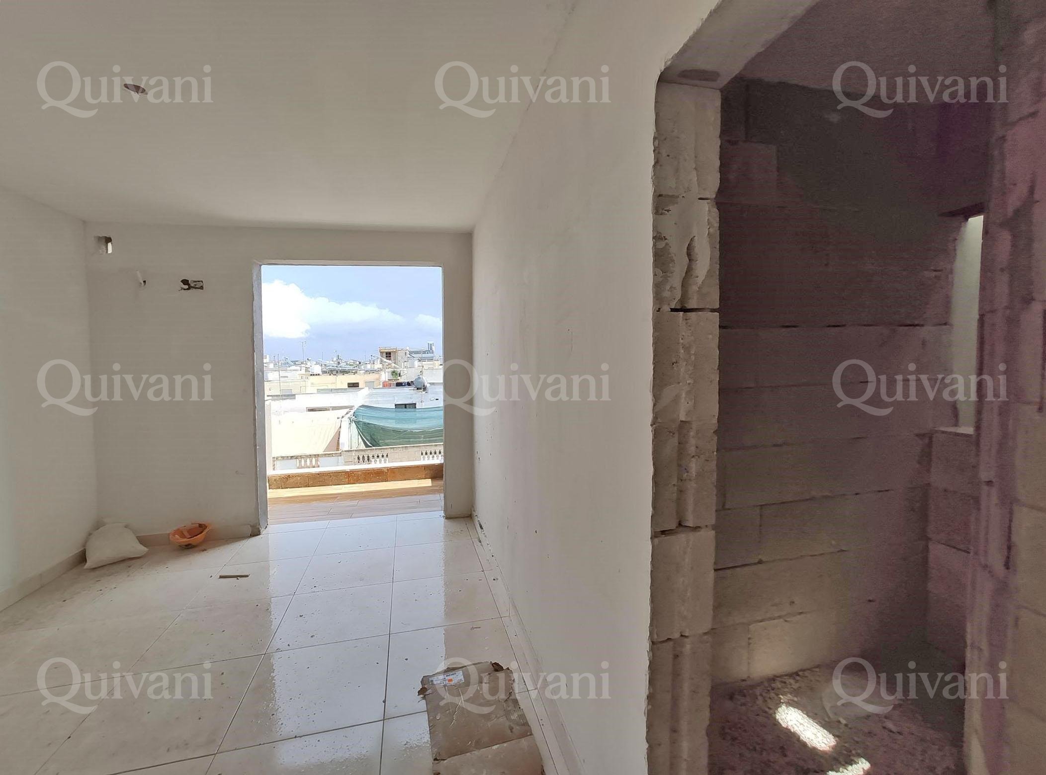 Attard, Finished Garage