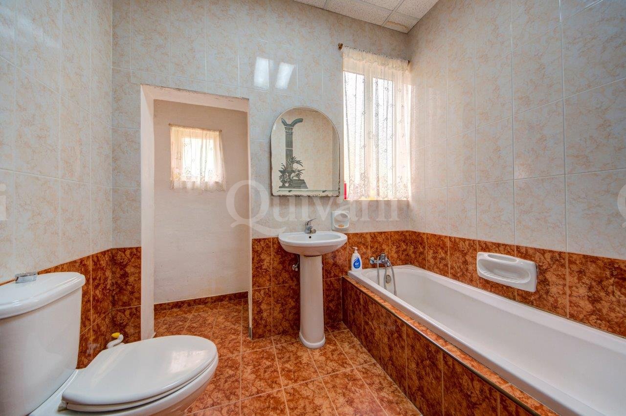 Senglea, Second Floor Apartment