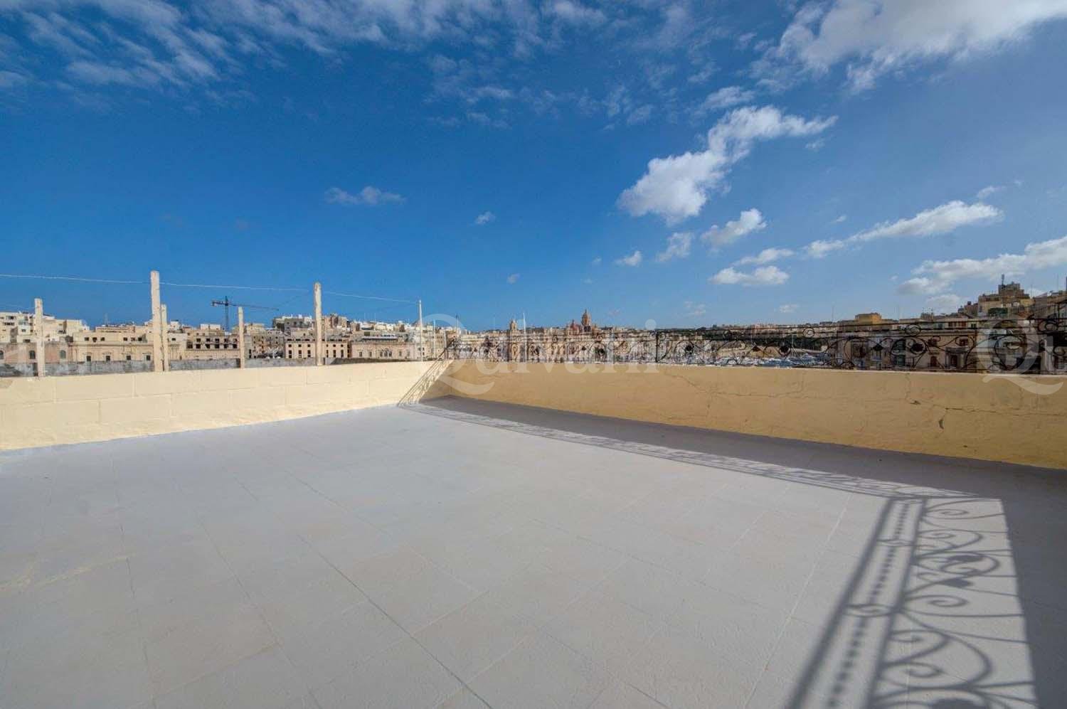 Senglea, Seafront Townhouse with Permit for Another Level