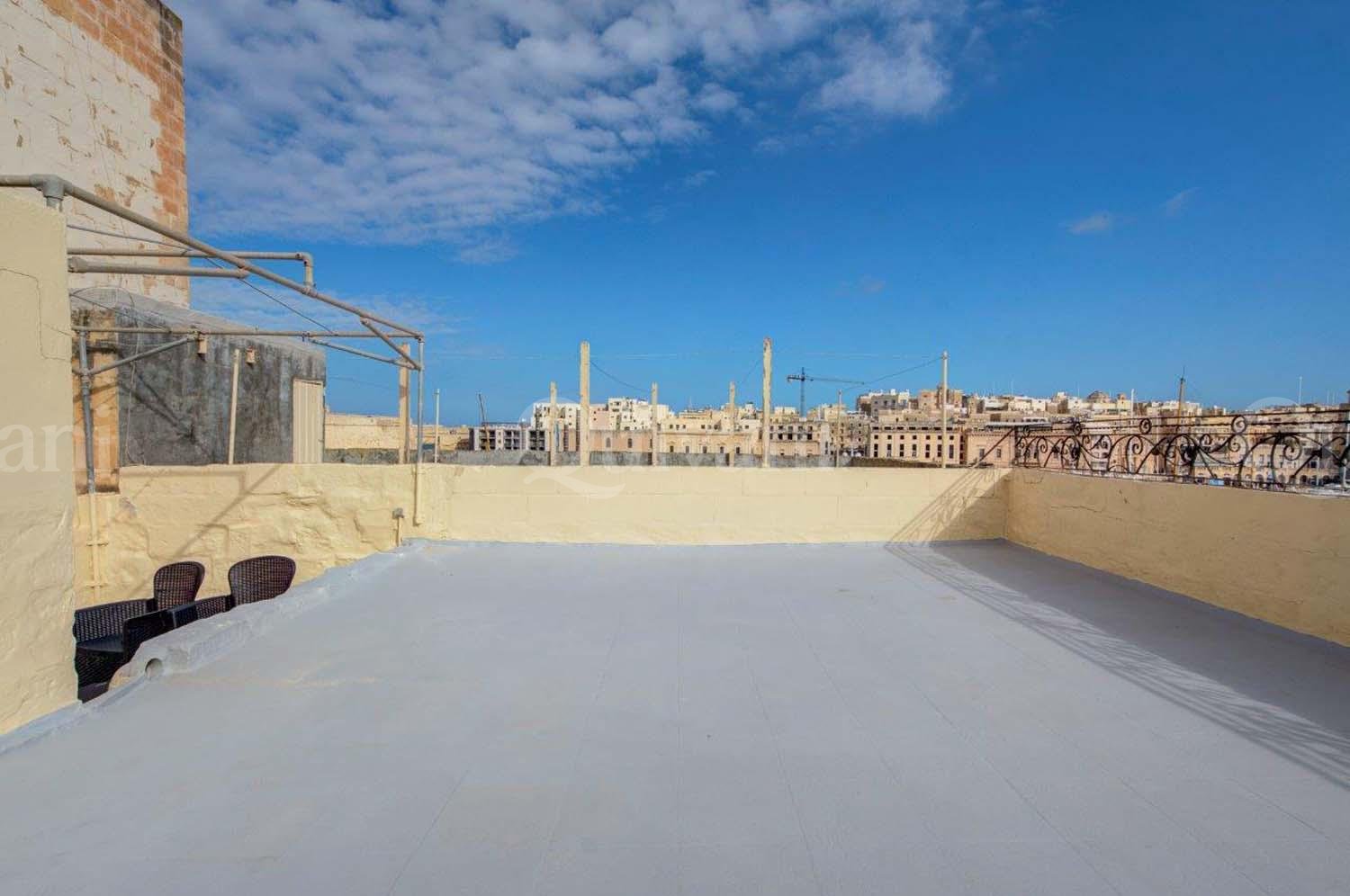 Senglea, Seafront Townhouse with Permit for Another Level