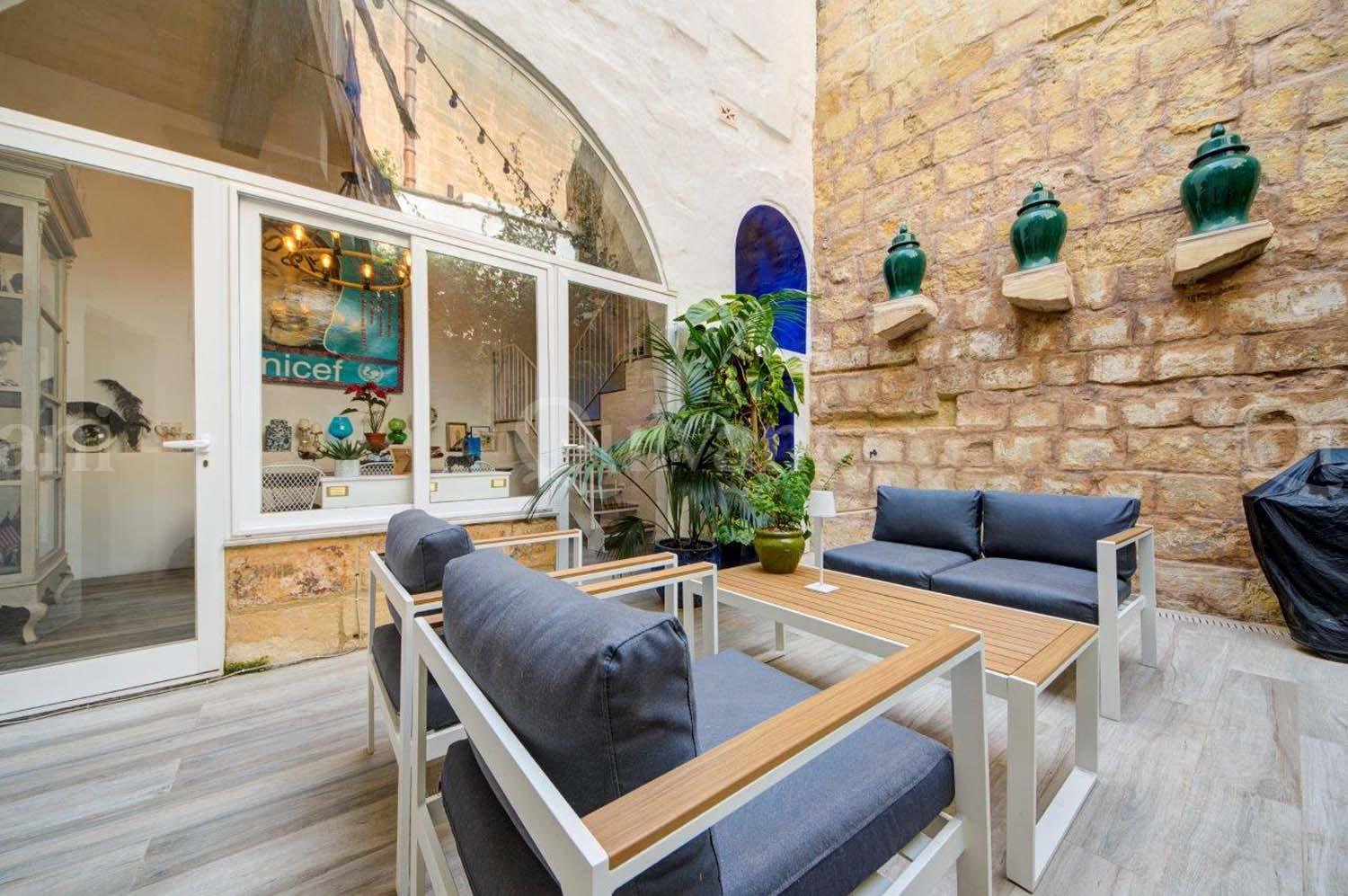 Cospicua, Furnished Courtyard House