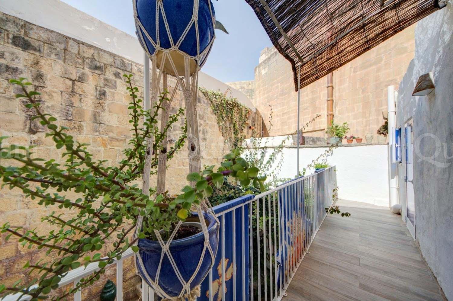 Cospicua, Furnished Courtyard House
