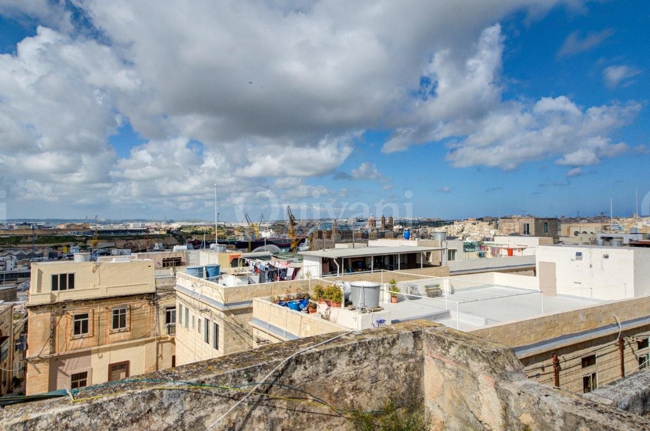 Cospicua, Unconverted Townhouse