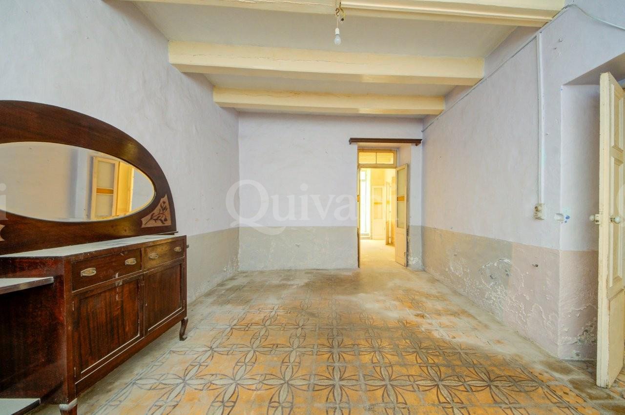 Cospicua, Unconverted Townhouse
