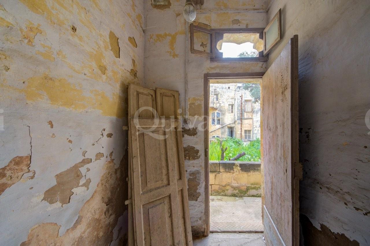 Cospicua, Unconverted Townhouse